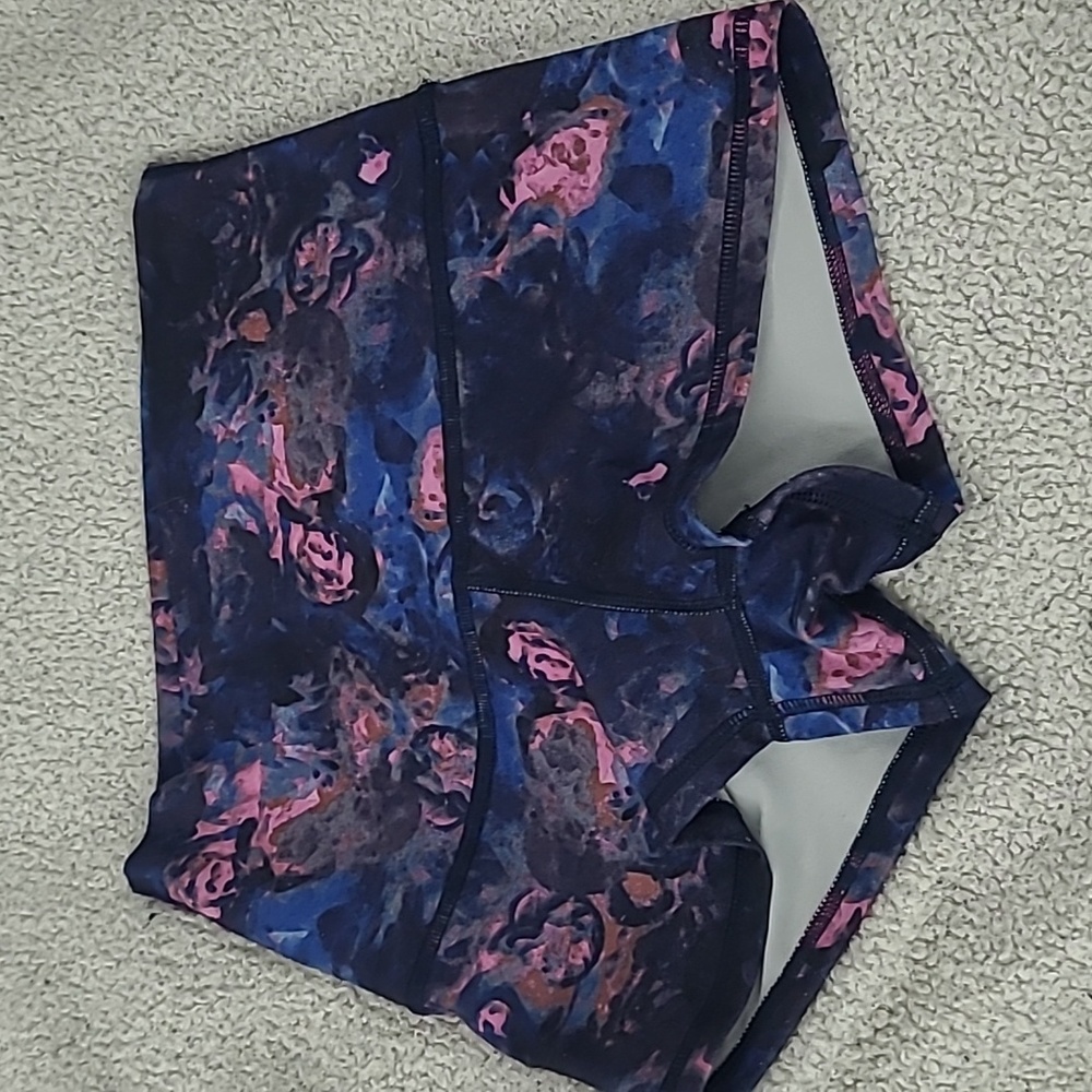Lululemon high waisted shorts 4